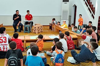 Kocaeli Büyükşehir Belediyesi İtfaiyesi'nden Çocuklara Afet Ve Yangın Eğitimi!