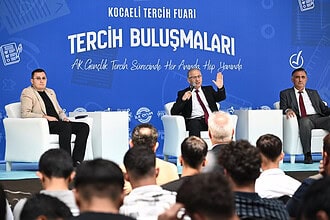 Geleceğin Üniversitelilerine Önemli Tavsiyeler: Prof. Dr. Nuh Zafer Cantürk Kocaeli Tercih Fuarı’nda Konuştu!