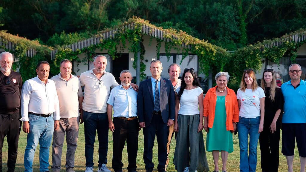 İzmit Belediyesi Başkan Vekili Lütfü Obuz Sarısu Gençlik Kampı’nda Muhtarlarla Bir Araya Geldi!