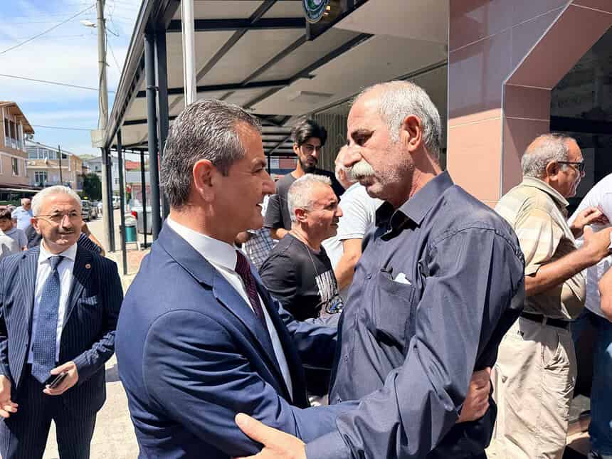 Kocaeli'de Siyaset Dünyasını Üzen Kayıp: Lütfü Obuz Cenaze Törenine Katıldı!