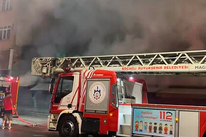 Kocaeli Gebze Sultan Orhan Mahallesi’nde Markette Yangın Çıktı!