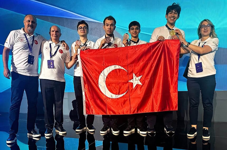 Uluslararası Nükleer Bilim Olimpiyatı'nda Tarihi Başarı: Türkiye İlk Kez Katıldığı INSO 2026'dan 4 Madalyayla Döndü!