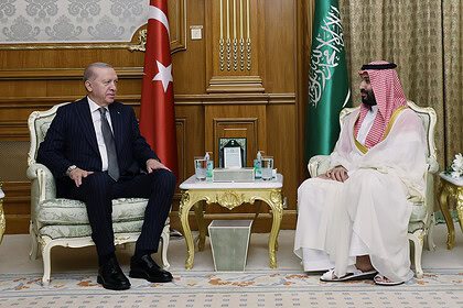 Diplomaside Hareketli Saatler! Cumhurbaşkanı Erdoğan Mekke'de Veliaht Prens Selman İle Bir Araya Geldi!