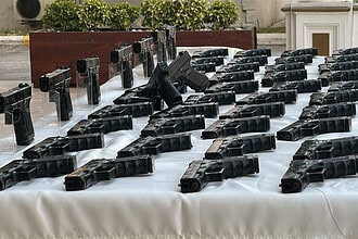 Kocaeli ve İstanbul’a Kaçak Silah Sevkiyatı Polise Takıldı: 100 Tabancayla Yakalandı!