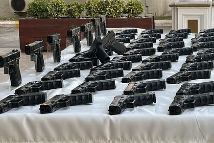 Kocaeli ve İstanbul’a Kaçak Silah Sevkiyatı Polise Takıldı: 100 Tabancayla Yakalandı!