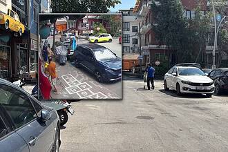 Kocaeli İzmit Cedit Mahallesi'nde Trafik Kazası: Kaldırımdaki 2 Kişiye Otomobil Çarptı!
