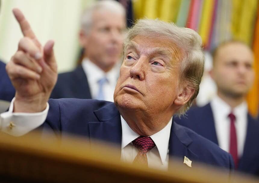 Trump: "İran’dan Öldürdükleri ve Ağır Yaraladıkları Tüm Kişiler İçin Tazminat Talep Ediyorum"