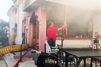 Kartepe’deki Ev Yangınında İtfaiyeciden Duygulandıran Türk Bayrağı Hassasiyeti!