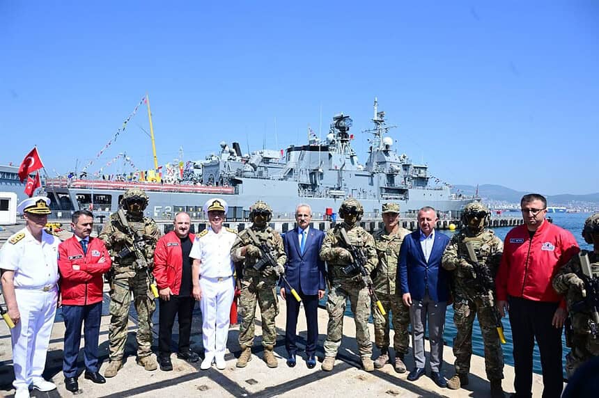 Bakan Uraloğlu Kocaeli’de: Gölcük TEKNOFEST Mavi Vatan Alanını Ziyaret Etti!