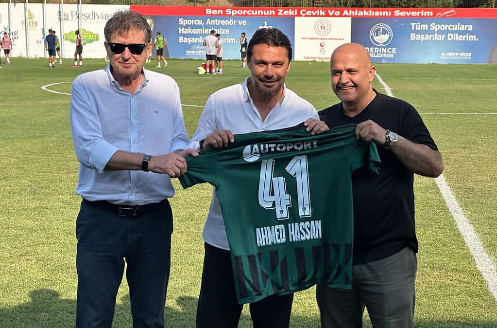 Kocaelispor Efsanesi Ahmed Hassan Derince’de: Güvenç Kurtar Ve Recep Durul İle ZED FC Maçını İzledi!