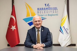 Karamürsel Belediye Başkanı Ahmet Çalık 14 Meclis Üyesiyle CHP'den Ayrılarak YENİ Parti'ye Geçti