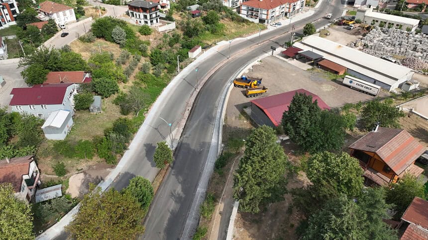 Başiskele'nin Trafiği Rahatlıyor: Hoca Ahmet Yesevi Caddesi 2x2 Şeride Çıkıyor