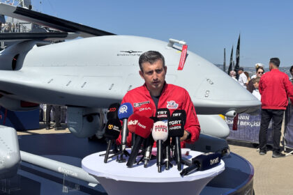 Selçuk Bayraktar'dan Kocaeli'de Küresel Güç Uyarısı: Sivil Teknolojiler Bile Silaha Dönüşüyor!
