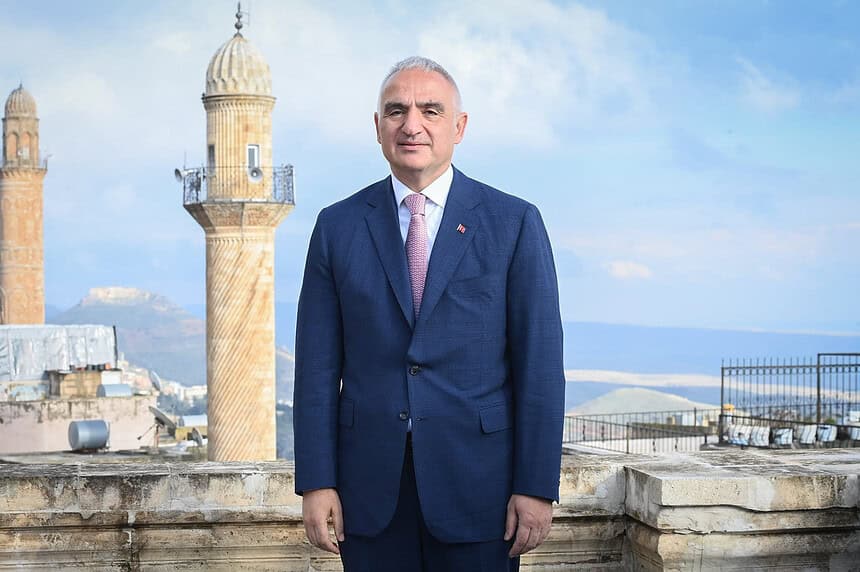 Bakan Ersoy Mevlid Kandili’nde Müjdeyi Verdi! Restorasyonu Biten 2 Eser İbadete Açıldı!