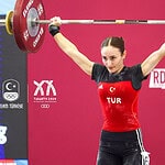 Cansel Özkan Akdeniz Oyunları'nda Altın Madalyayı Kaptı: 91 Kilo Kaldırdı
