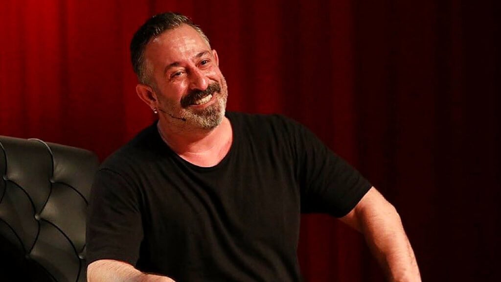 Cem Yılmaz Hastaneye Kaldırıldı: Bakan "Durumu İyi" Dedi