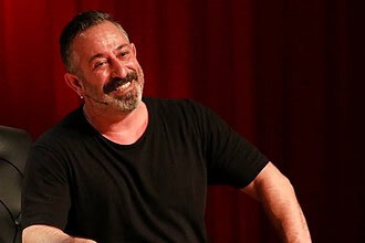Cem Yılmaz Hastaneye Kaldırıldı: Bakan "Durumu İyi" Dedi
