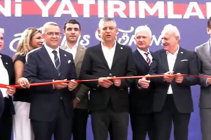 YENİ Parti Genel Başkanı Özgür Özel ile Derince Belediye Başkanı Sertif Gökçe, Çenesuyu İşletmesi'nin açılışını yaptılar!