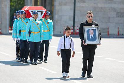 Eski CHP Milletvekili Mehmet Cevdet Selvi Son Yolculuğuna Uğurlandı: TBMM'de Tören Düzenlendi!