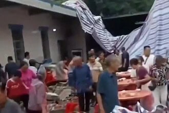 Çin'de Sel Faciası: Mezuniyet Yemeğinde Çatı Çöktü, 10 Ölü