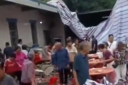 Çin'de Sel Faciası: Mezuniyet Yemeğinde Çatı Çöktü, 10 Ölü