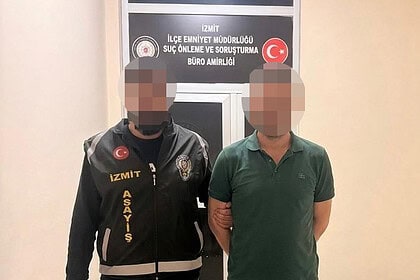 Kendini Kamu Görevlisi Olarak Tanıttı, 21 Yıl Cezayla Arandığı İzmit'te Yakalandı!