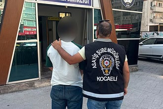 3 Yıl Hapis Cezası Bulunuyordu: Kocaeli’de Dolandırıcılıktan Aranan Şahıs Operasyonla Yakalandı!
