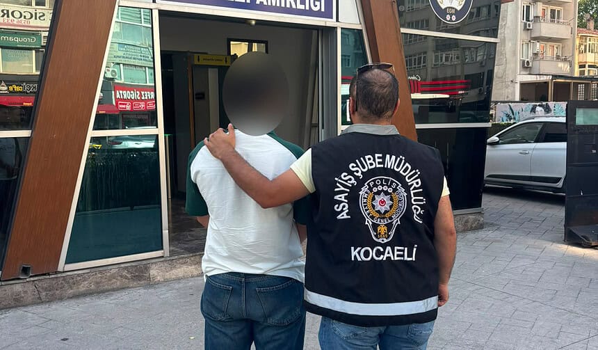 3 Yıl Hapis Cezası Bulunuyordu: Kocaeli’de Dolandırıcılıktan Aranan Şahıs Operasyonla Yakalandı!