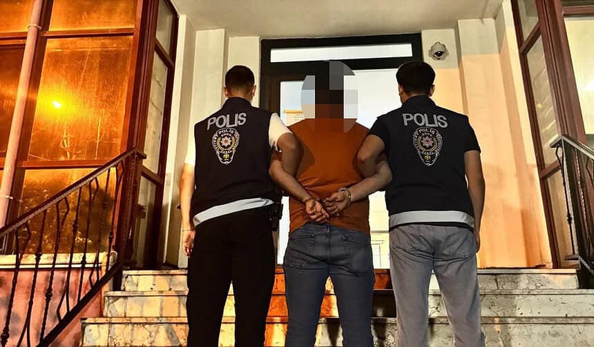 Kocaeli'de Dolandırıcılık Suçundan 11 Yıl Hapis Cezası Bulunan Ü.K. Yakalandı!