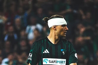 Kocaelispor’un Genç Yıldızı Emir Ortakaya Sakatlığa Rağmen Oyuna Devam Etti!