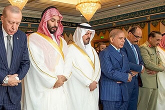 Erdoğan, Mekke'de Bin Selman ve Şerif ile Cuma Namazı Kıldı