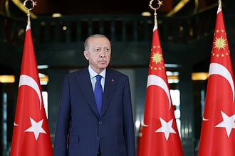 Erdoğan'dan 30 Ağustos Mesajı: "İşgalcilerin Hüsranı, Milletimizin Bayramı"