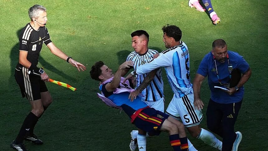 FIFA'dan Dünya Kupası Finaline Ceza Yağmuru: Paredes'e 10 Maç Men