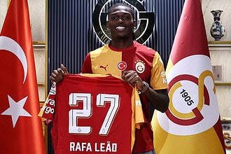 Galatasaray Leao ile 4 yıllık sözleşme imzaladı: Milan'a 38 Milyon Euro Ödeyecek
