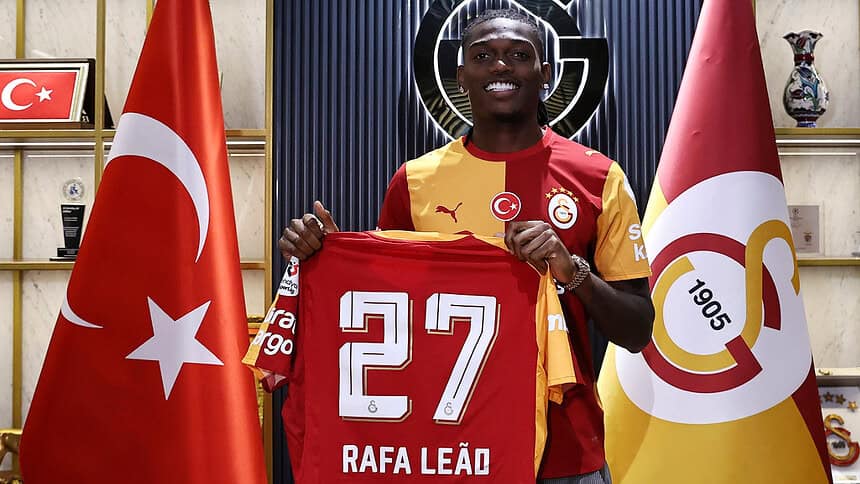Galatasaray Leao ile 4 yıllık sözleşme imzaladı: Milan'a 38 Milyon Euro Ödeyecek
