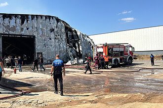 Gebze Balçık’taki Kimya Fabrikası Yangınında 2 İşçi Yaralandı, 2 At Telef Oldu!