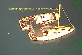 İzmir Ve Muğla'da Göçmen Kaçakçılığı Operasyonu: 9 Organizatör Ve 132 Düzensiz Göçmen Yakalandı!