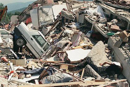 17 Ağustos 1999 Gölcük Depremi Arşiv Görüntüleri