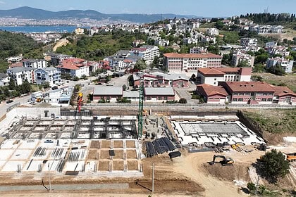Gölcük'e İkinci Kapalı Yüzme Havuzu Geliyor: 12 Bin 500 Metrekarelik Kompleks Yükseliyor