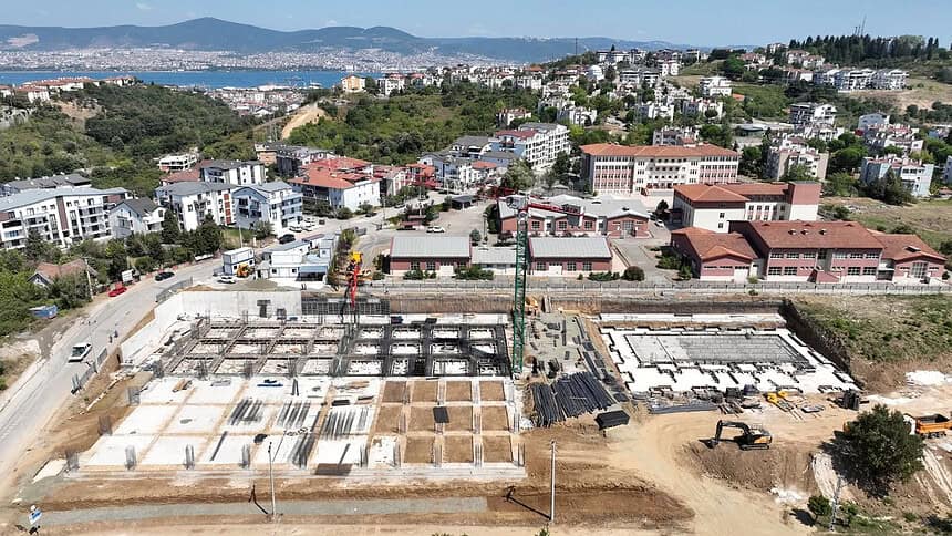 Gölcük'e İkinci Kapalı Yüzme Havuzu Geliyor: 12 Bin 500 Metrekarelik Kompleks Yükseliyor