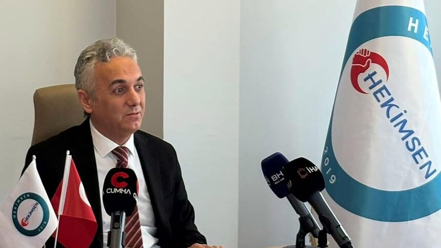 HEKİMSEN'den 30 Ağustos Mesajı: "Hekimini Korumak Yetişmiş İnsan Gücüne Sahip Çıkmaktır"