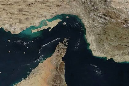 İran Süpertankerin İki Deniz Mayınına Çarptığını Açıkladı: Gemi Alev Aldı