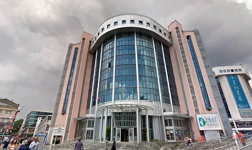 İzmit Belediyesi’nden Rüşvet İddialarına Açıklama: 15 Nisan’dan Bu Yana Verilen Tüm Ruhsatlar İncelemede!