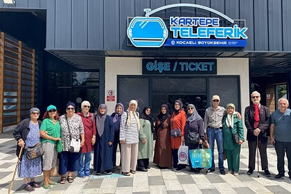 İzmit Saygınlar Kulübü Kartepe'de: 65 Yaş Üyeler Teleferikle Kuzuyayla'ya Çıktı