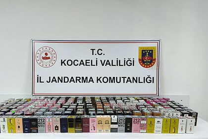 Kocaeli Jandarmasından Dilovası’nda Kaçakçılık Operasyonu: 3,2 Milyon TL’lik Kaçak Parfüm Ele Geçirildi!