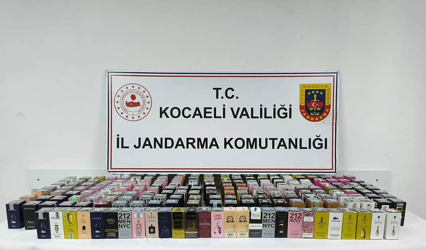 Kocaeli Jandarmasından Dilovası’nda Kaçakçılık Operasyonu: 3,2 Milyon TL’lik Kaçak Parfüm Ele Geçirildi!