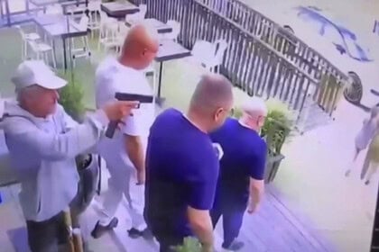 Kafkas Mafya Liderinin Benzin İstasyonundaki İnfazı Kameraya Yansıdı