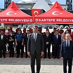 Kartepe 104. Zafer Bayramı'nı Kent Meydanı'nda Coşkuyla Kutladı