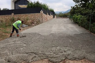 Kartepe'de Beton ve Asfalt Seferberliği: 3 Mahallede Yollar Yenilendi