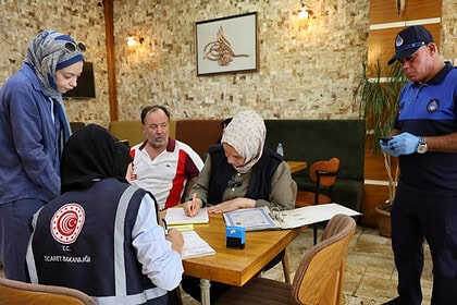 Kartepe'de Fırın ve Marketlerde Ortak Denetim: Etiketler Tek Tek İncelendi